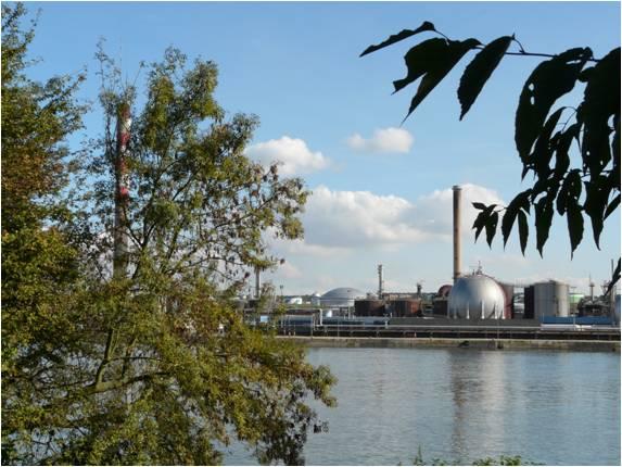 Photo - Usine chimique (C. Fisson, GIP Seine-Aval)
